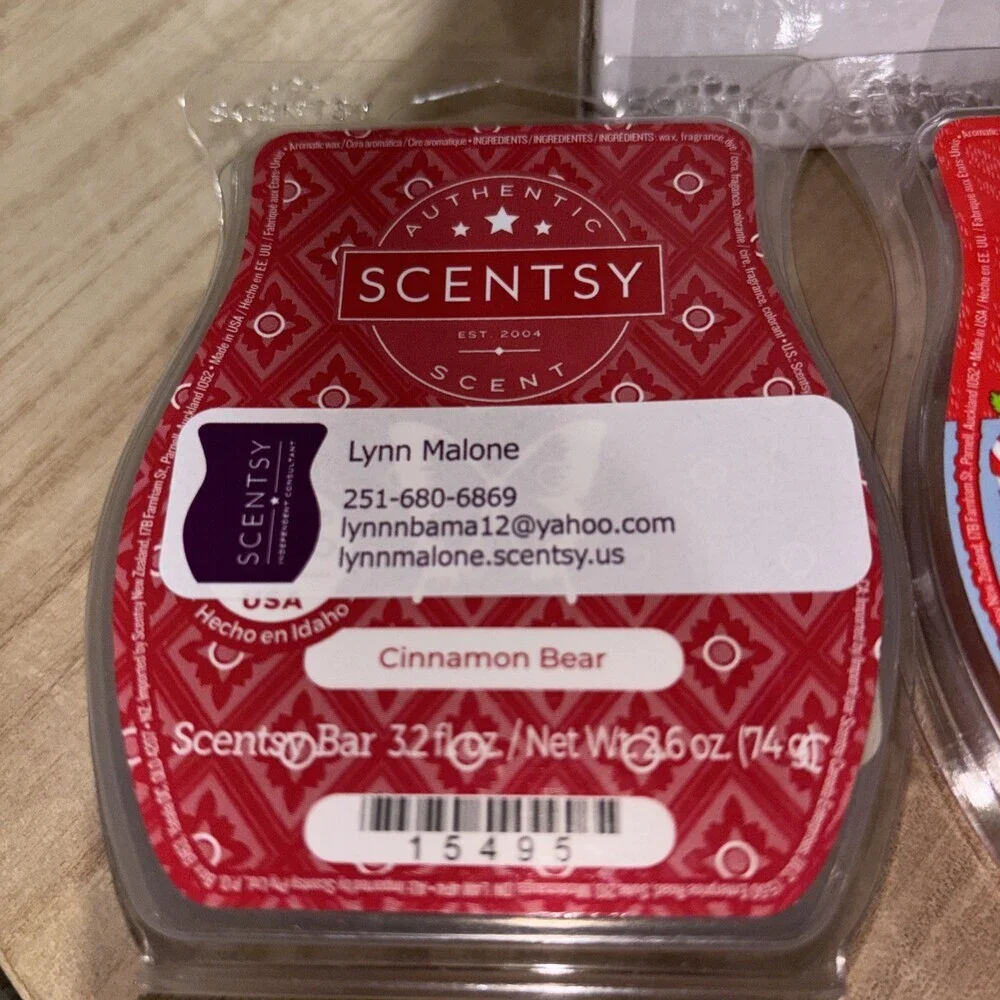 New Scentsy Season's Greetings Plug in Warmer Red Christmas Three Bricks Wax